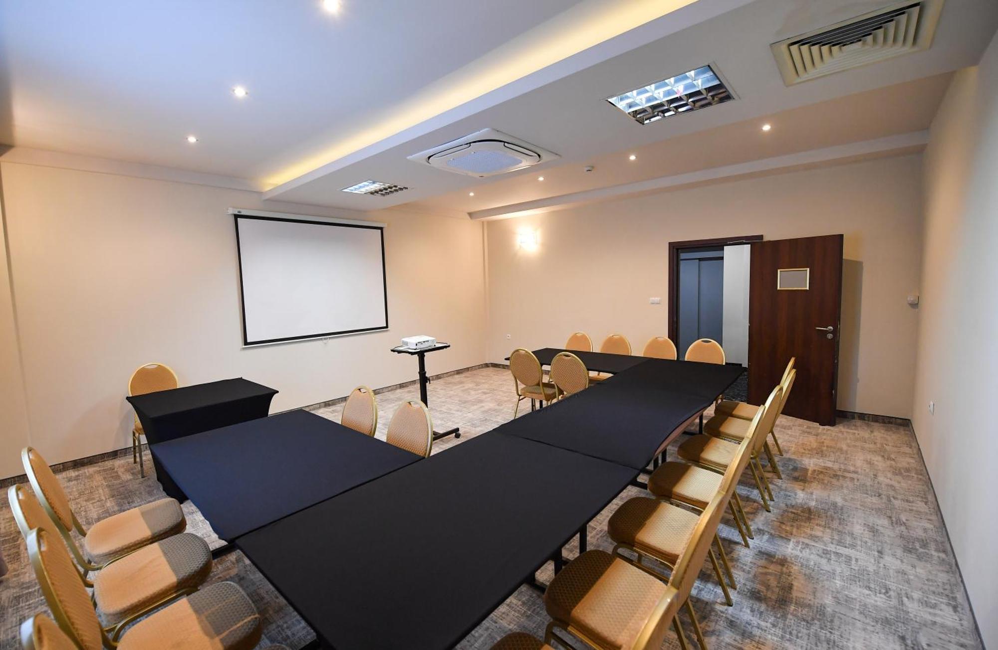 Hotel Focus Centrum Konferencyjne Lublin Ngoại thất bức ảnh